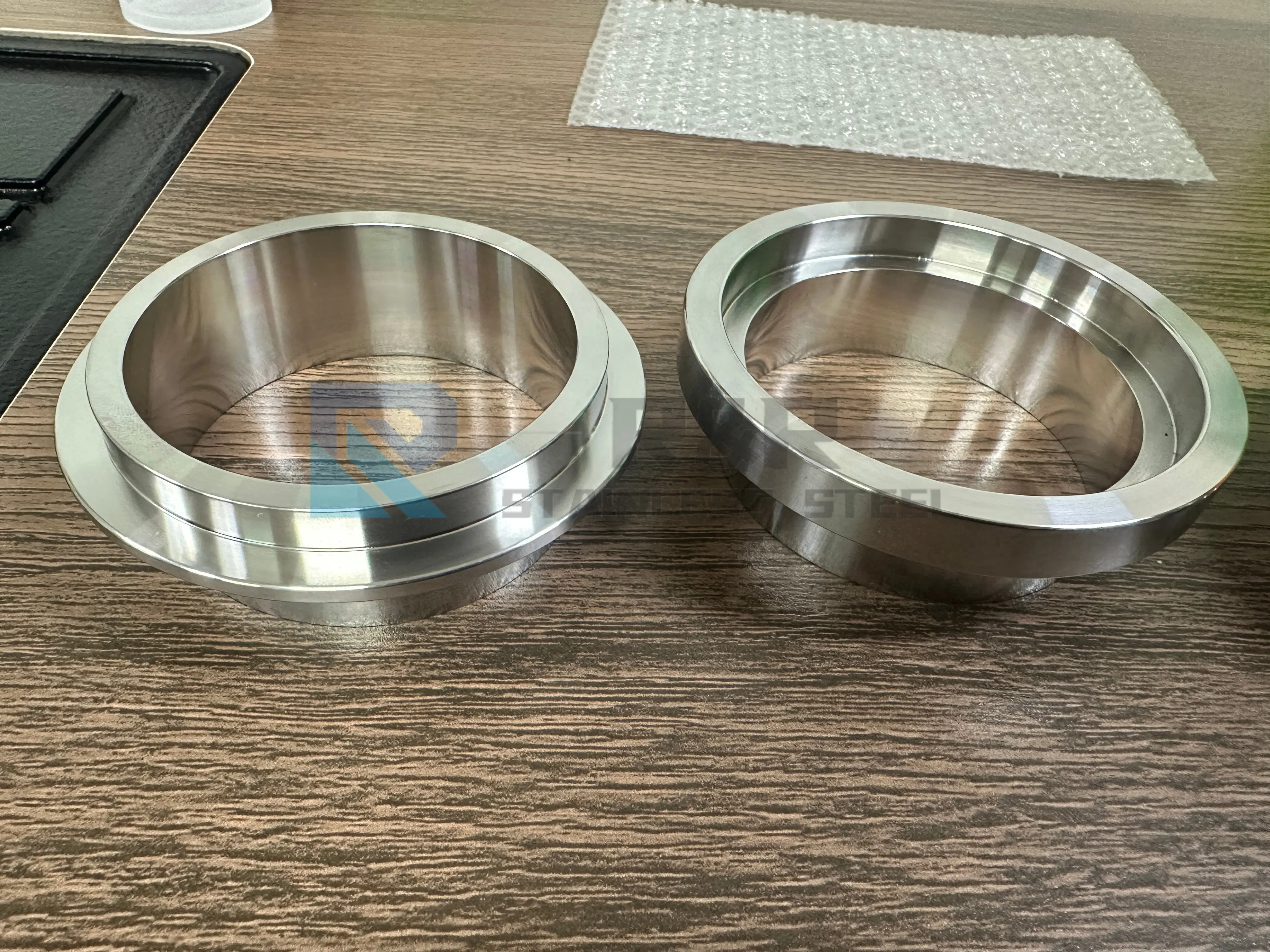 13IU Heavy-Duty I-Line Clamps for Data Center Liquid Cooling